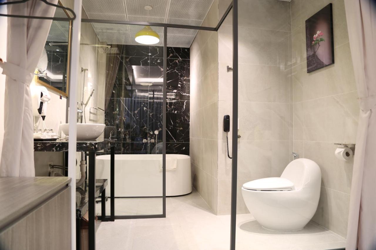 The Queendor Boutique Hotel Хошимин Экстерьер фото